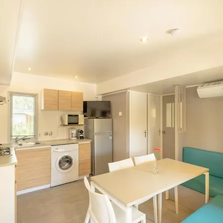 Bj Riviera Kamp alanı *